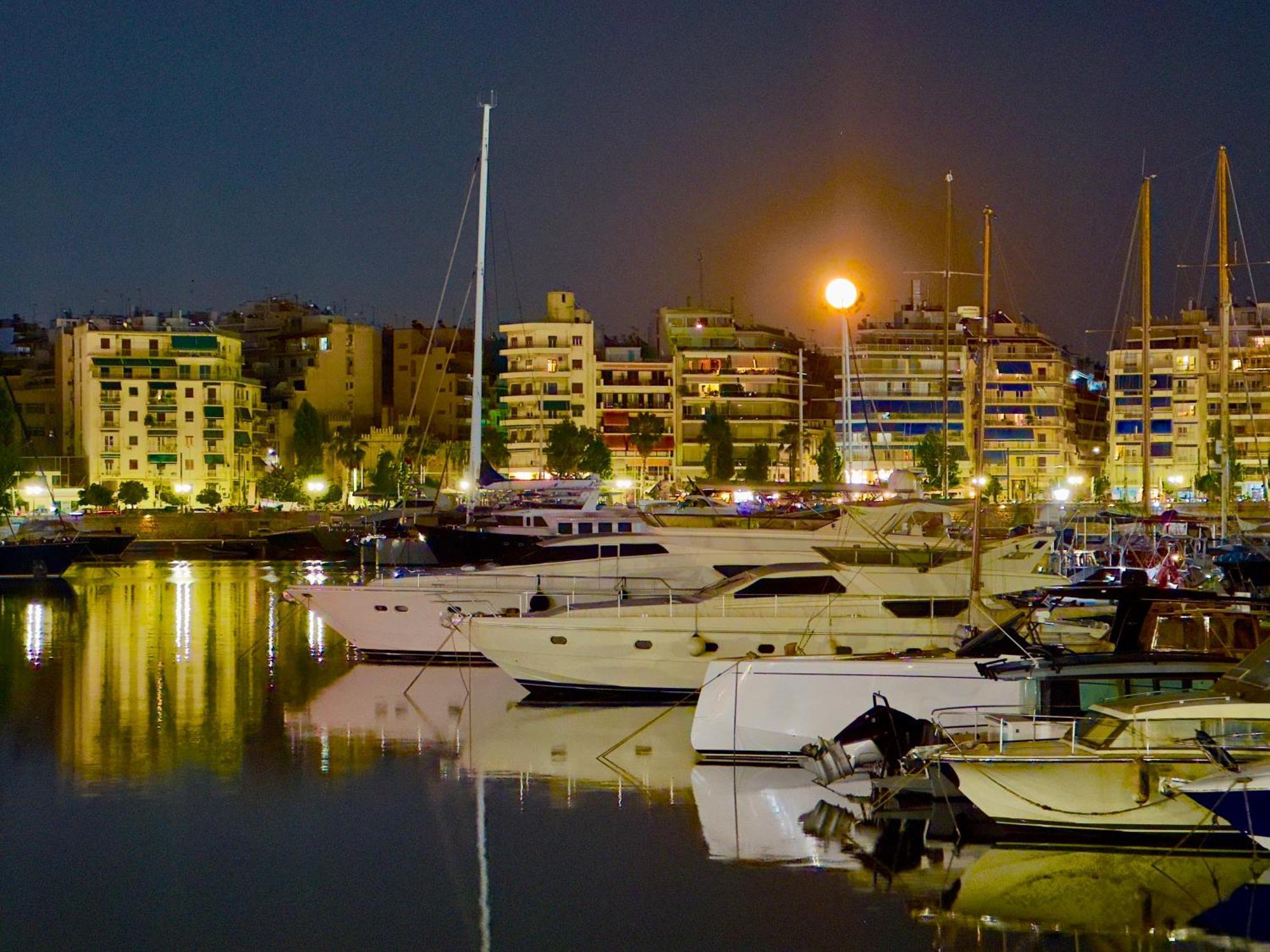 Apartment Center Piraeus Location Kastella Passalimani Port Pireu Exterior foto