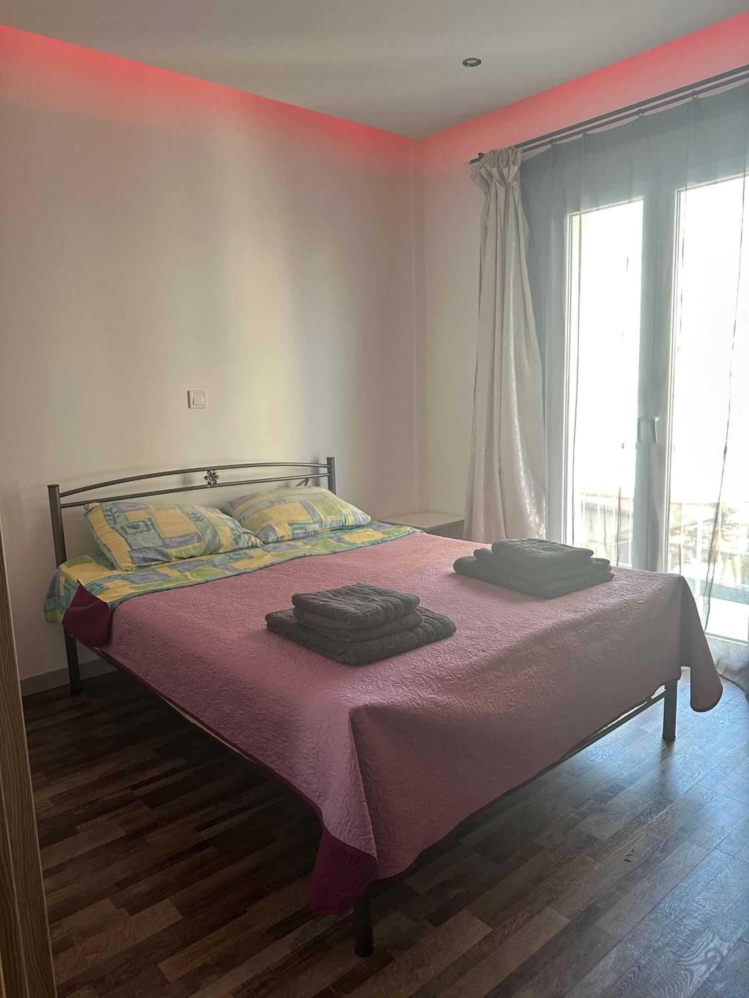 Apartment Center Piraeus Location Kastella Passalimani Port Pireu Exterior foto